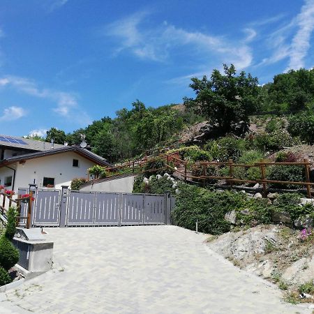 A&G Apartment Aosta - Elegante Casa 100 Mq Su Due Piani Con Wi-Fi-Giardino-Parcheggio Dış mekan fotoğraf