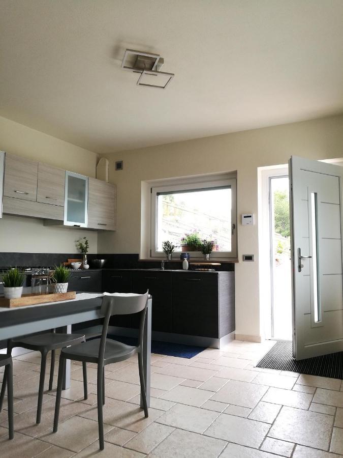 A&G Apartment Aosta - Elegante Casa 100 Mq Su Due Piani Con Wi-Fi-Giardino-Parcheggio Dış mekan fotoğraf