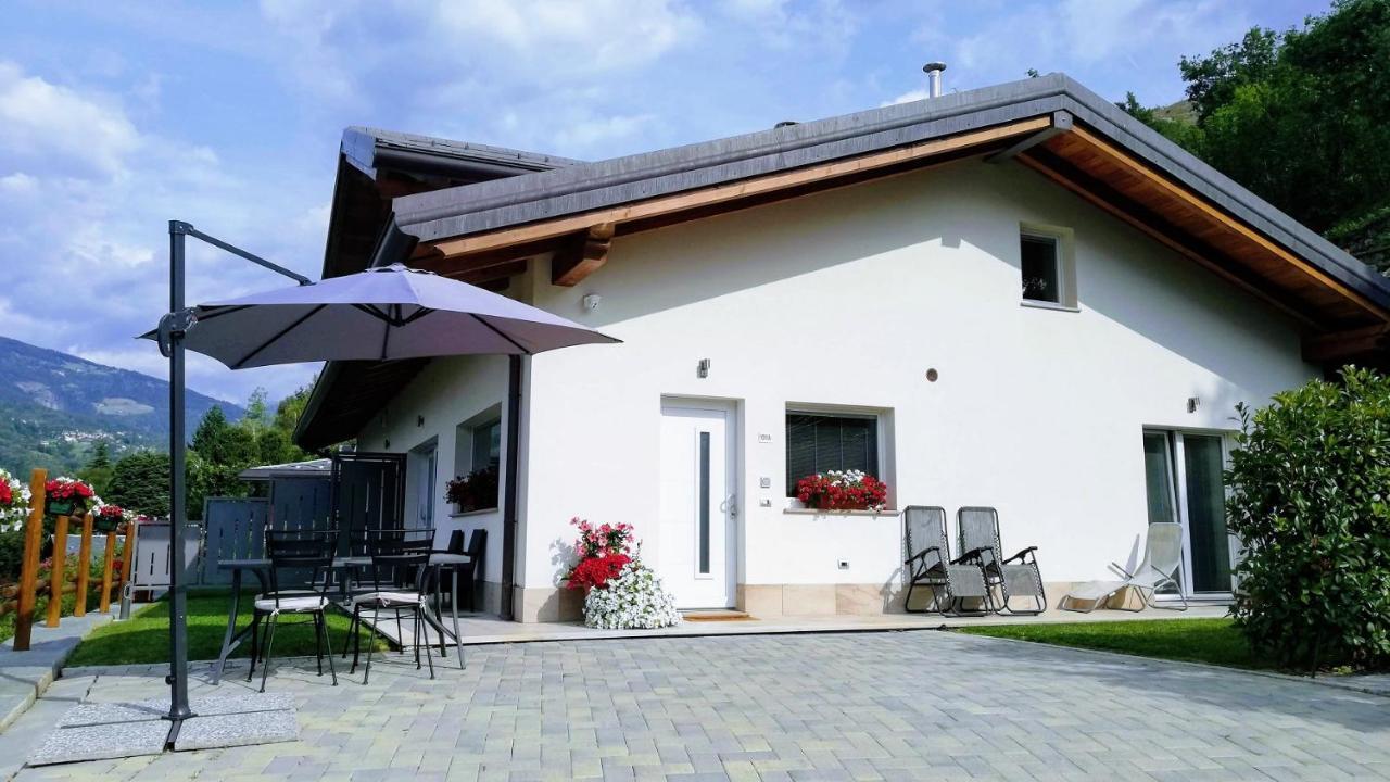 A&G Apartment Aosta - Elegante Casa 100 Mq Su Due Piani Con Wi-Fi-Giardino-Parcheggio Dış mekan fotoğraf