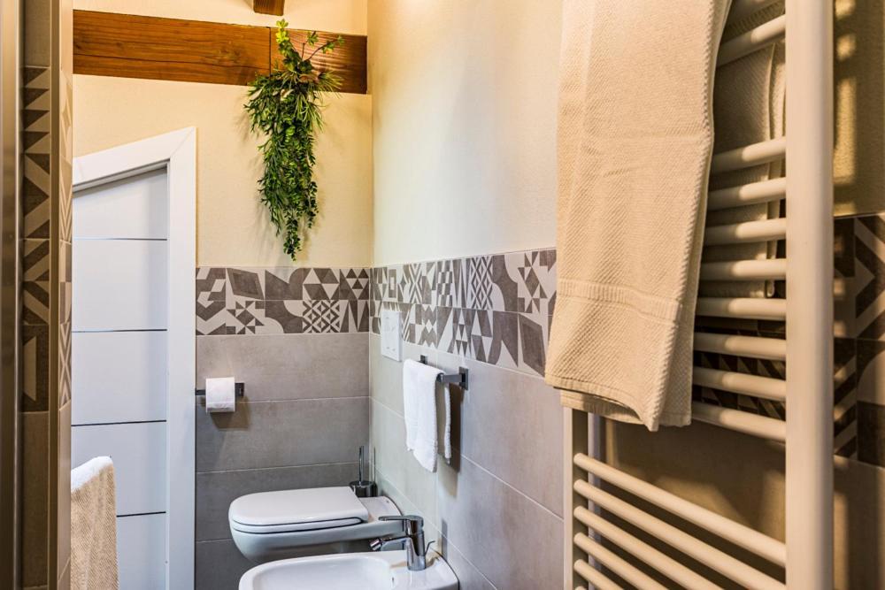 A&G Apartment Aosta - Elegante Casa 100 Mq Su Due Piani Con Wi-Fi-Giardino-Parcheggio Dış mekan fotoğraf