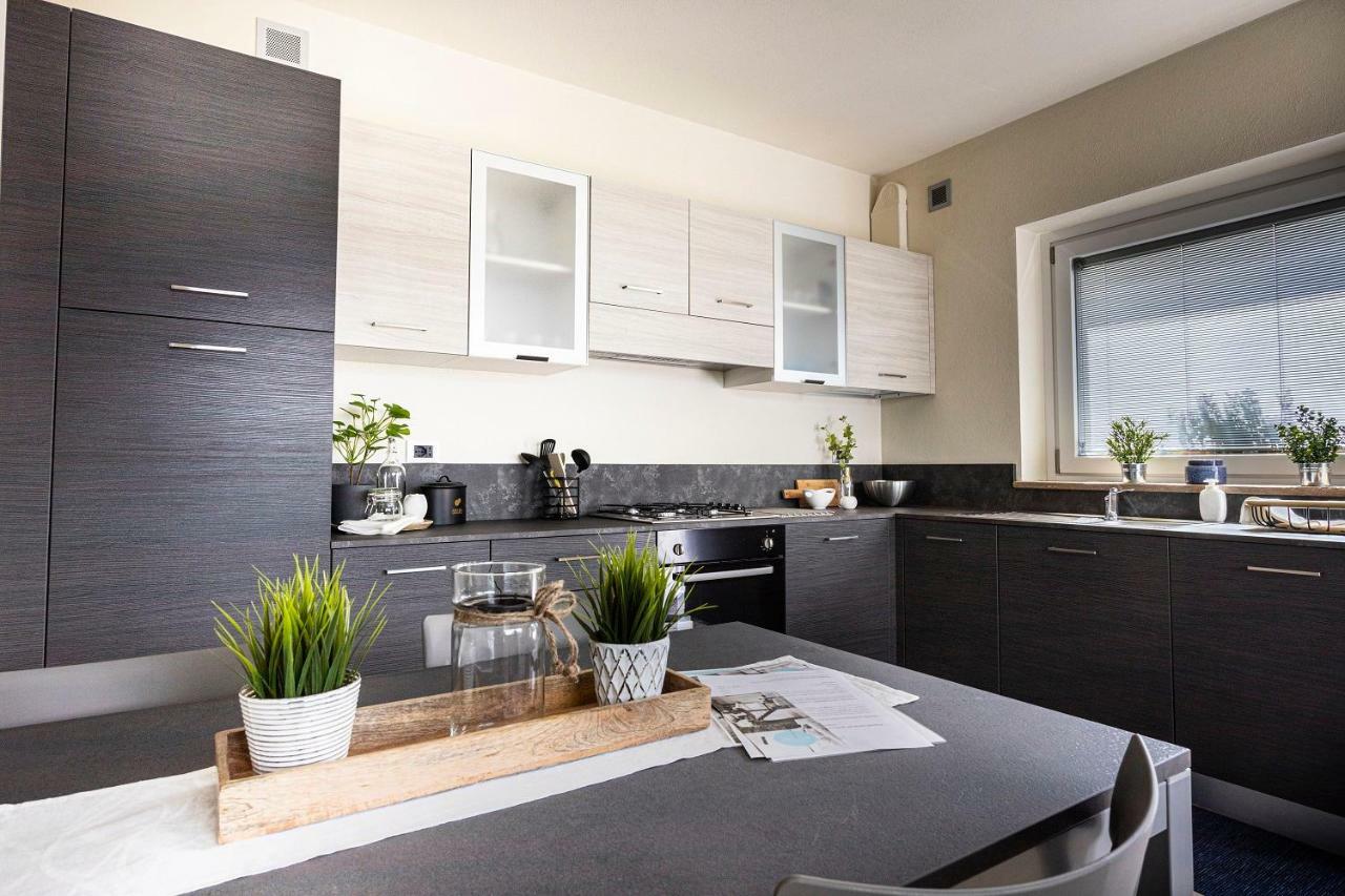 A&G Apartment Aosta - Elegante Casa 100 Mq Su Due Piani Con Wi-Fi-Giardino-Parcheggio Dış mekan fotoğraf