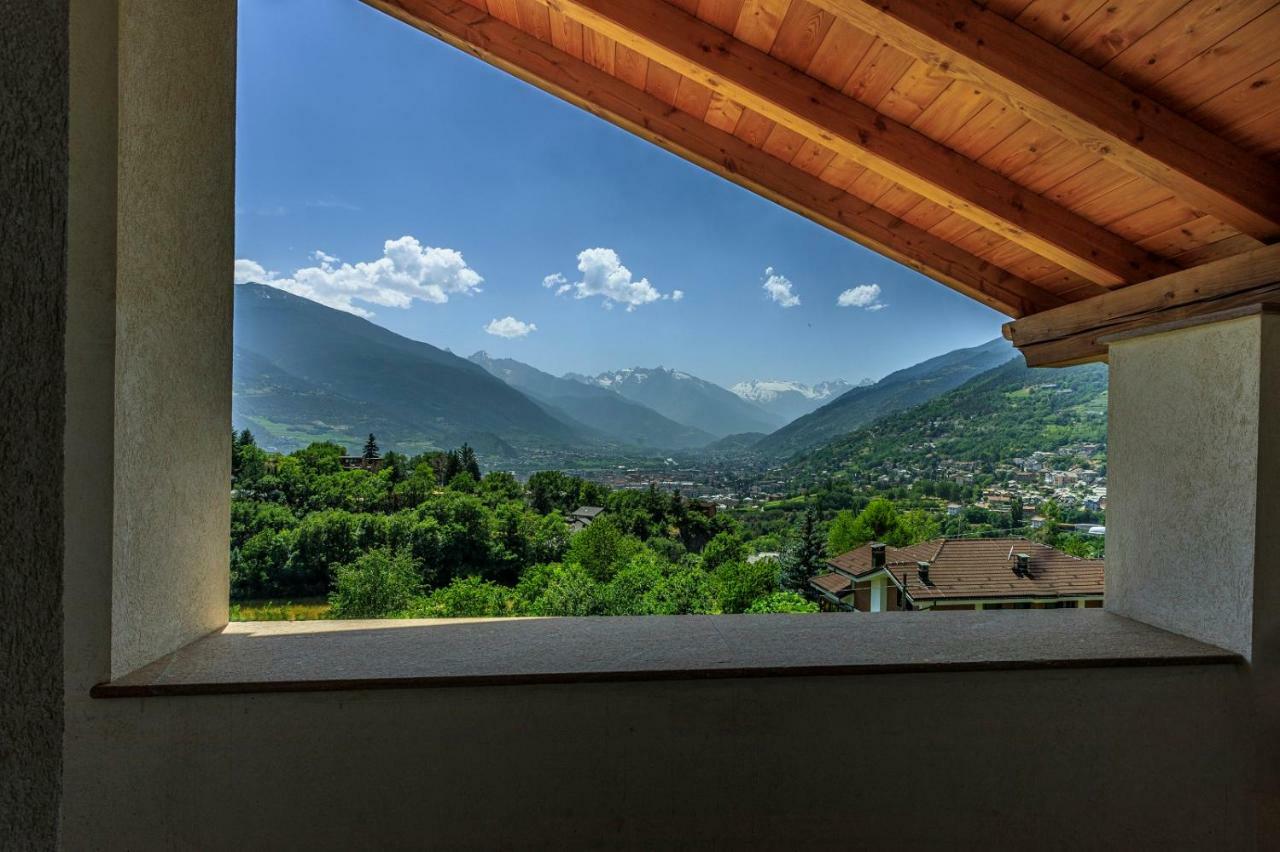 A&G Apartment Aosta - Elegante Casa 100 Mq Su Due Piani Con Wi-Fi-Giardino-Parcheggio Dış mekan fotoğraf